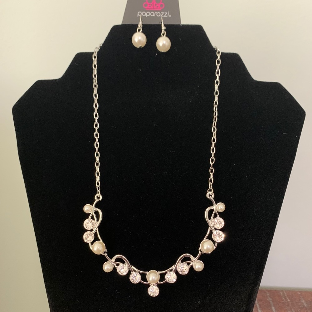 Rhinestone and pearl Paparazzi necklace+earrings